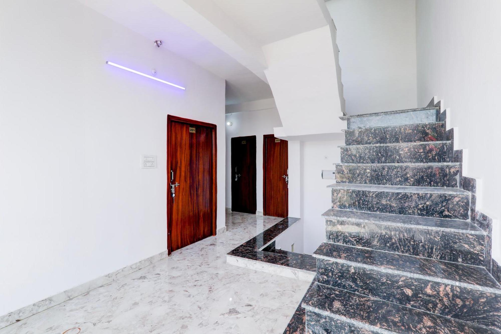 Hotel O Rn Chinhat Dış mekan fotoğraf